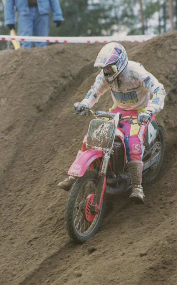 Ruskeasanta SM 250 1992 Petteri Kytölä ja mestarin menoa